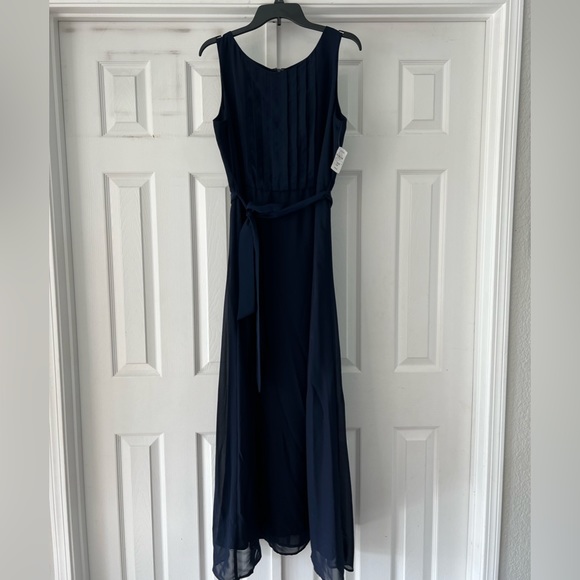 Neiman Marcus Pleated Maxi Dress size 8, New with Tags - Picture 2 of 9